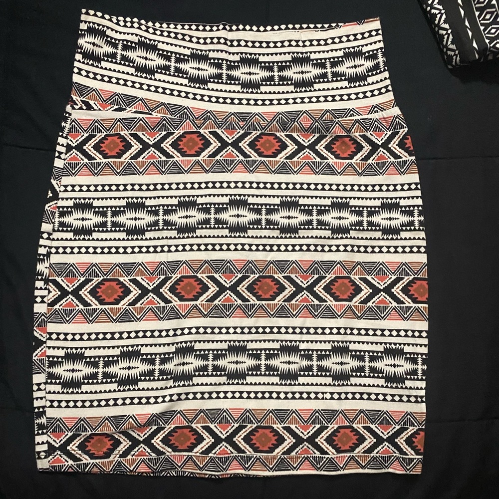 Pattern Mini high waisted skirt